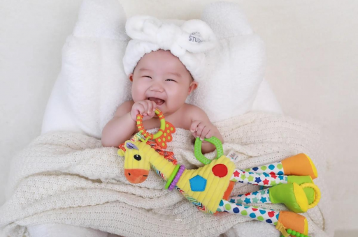 嵊州三个月宝宝正确抱姿